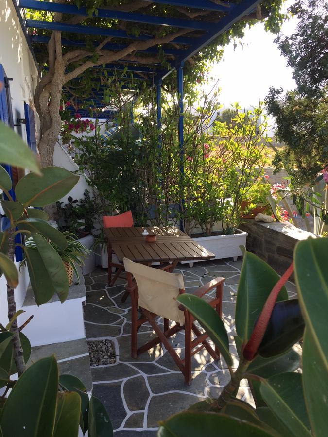 Anna'S Studio Piso Livadi Exterior photo